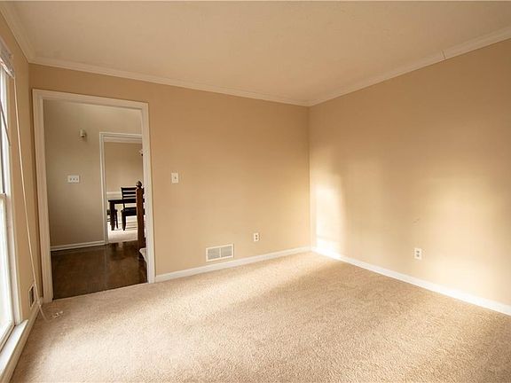 3rd image of 4940 Wynship Ln