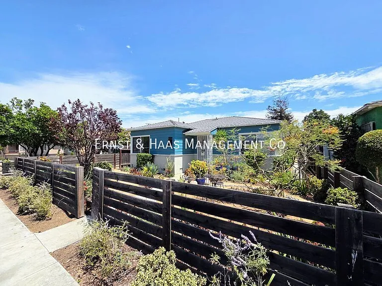 1926 Daisy Ave — Photo 28