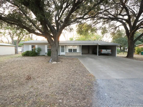 213 lower lacoste, Castroville, TX 78009
