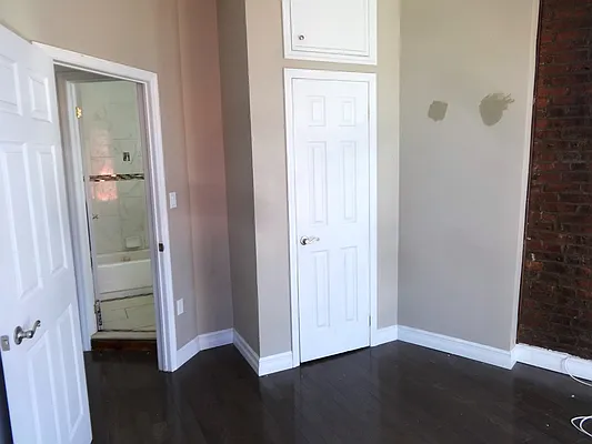 Rented by Blue Egg Realty Corp | media 33