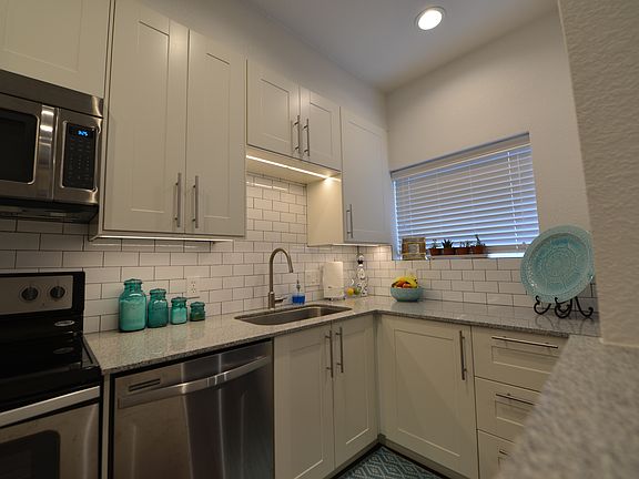 5th image of 6220 Bentwood Trl APT 1301