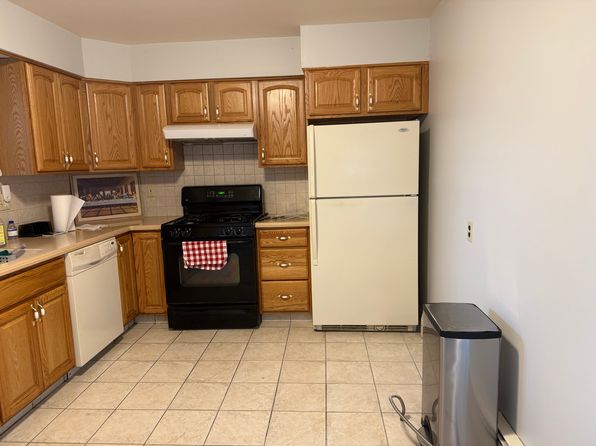 87 Maitland Pl, Garfield, NJ 07026