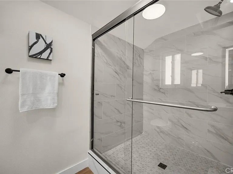 549 Fordham Dr — Photo 8
