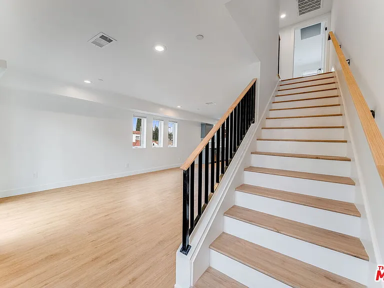 1802 1/2 S Highland Ave — Photo 8