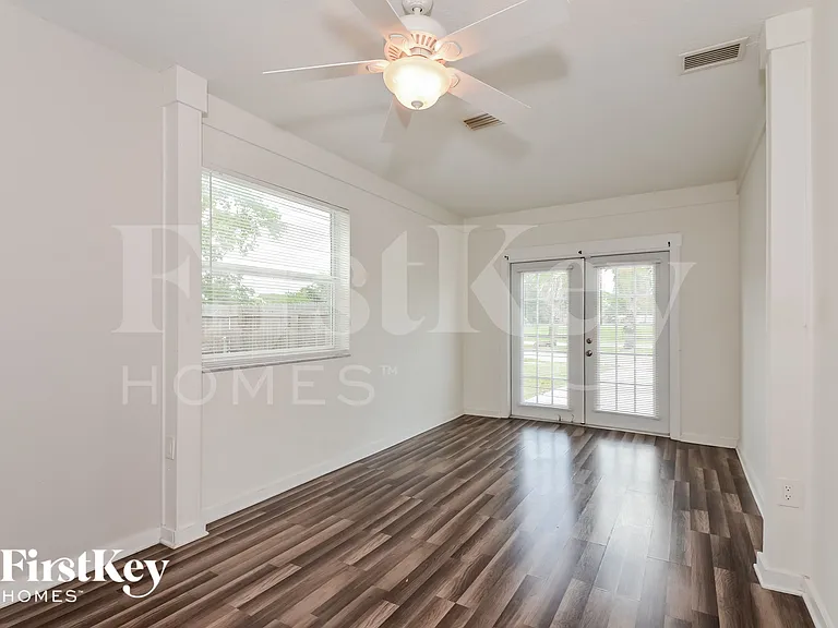 3806 Southern Pkwy W — Photo 9