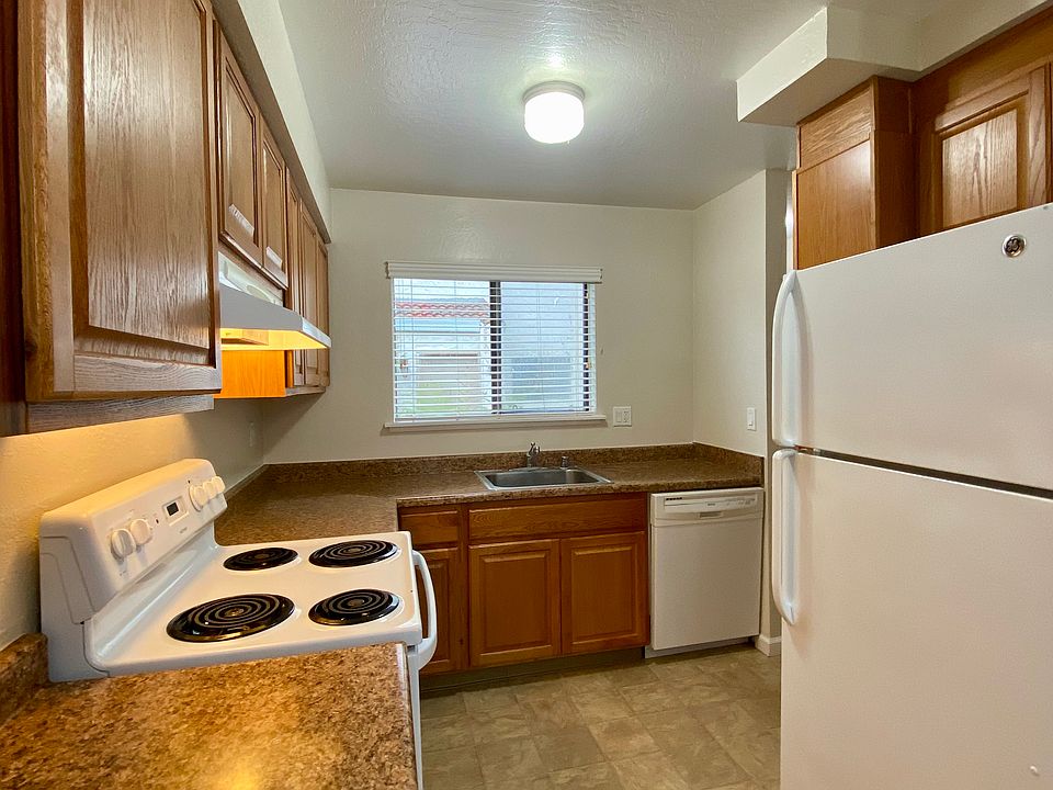 1st image of 220 Berry Ct #15