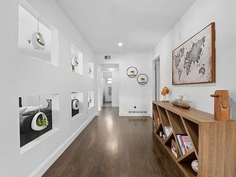 3364 Darvany Dr — Photo 12
