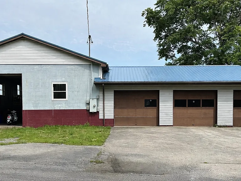 1095 Three Degree Rd — Photo 1