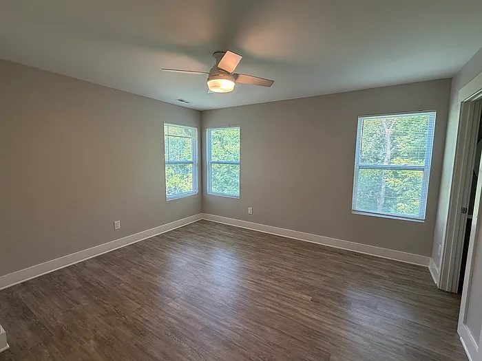 434 Amber St — Photo 5