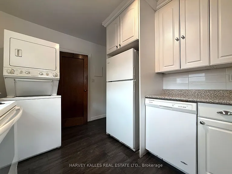 42 Glencairn Ave #B — Photo 14