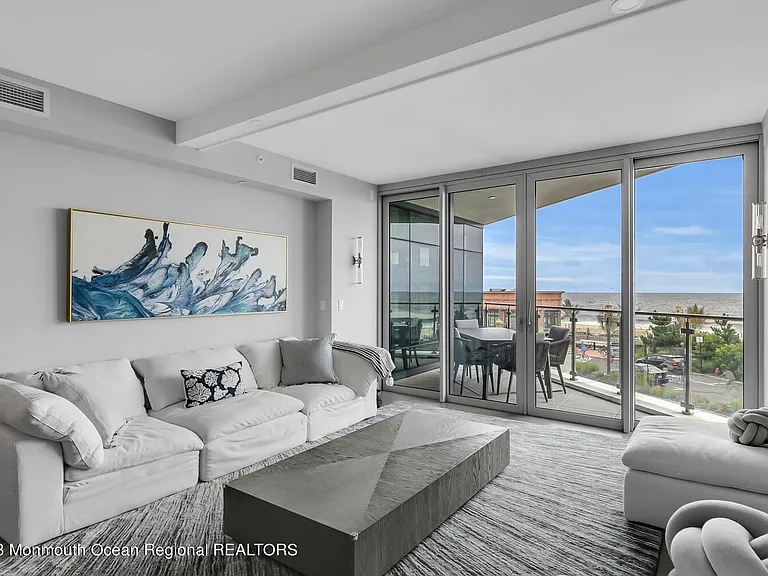 20 Melrose Ter #206 — Photo 8