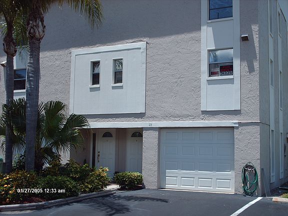 LARGE PRIVATE GARAGE