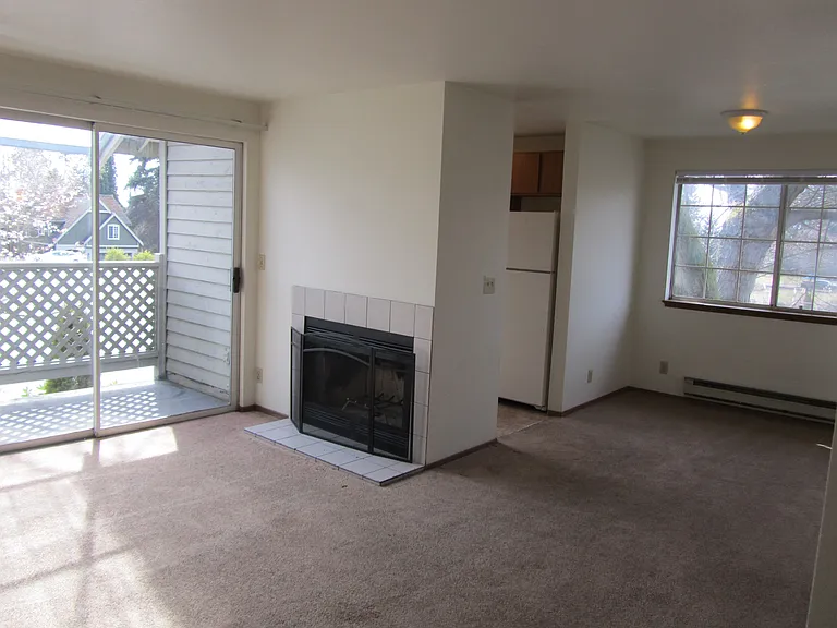 11434 16th Ave SW — Photo 2