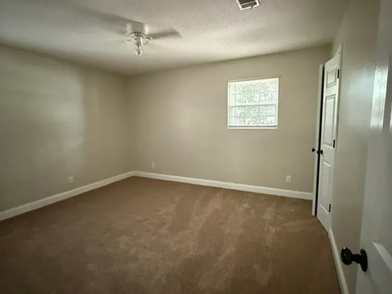 642 Lee Rd — Photo 9