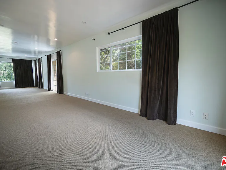 503 N Greencraig Rd — Photo 35