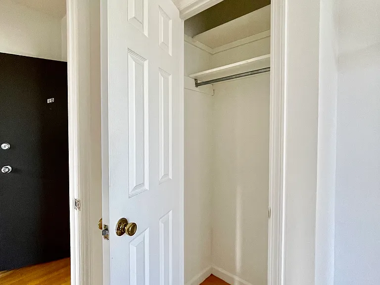 112 Graham Ave #10 — Photo 9