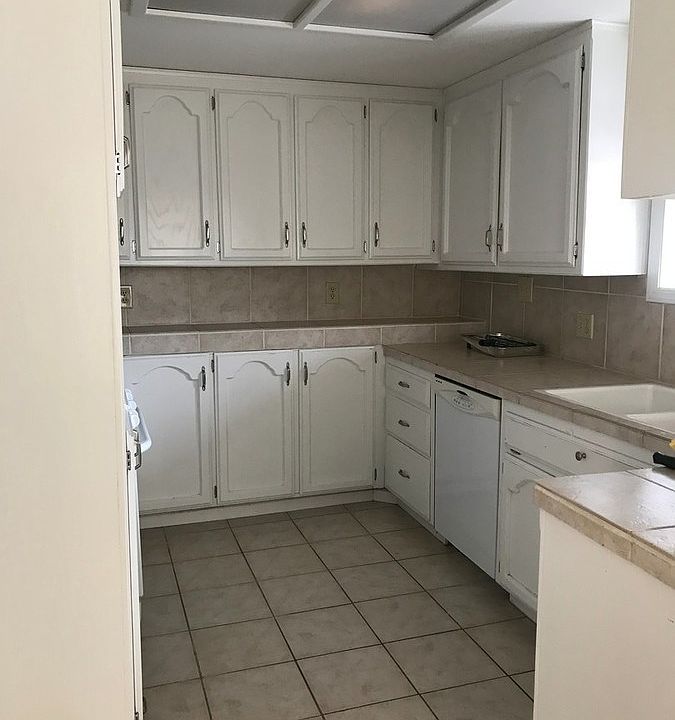 2nd image of 510 Castro Ln