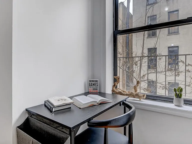 118 E 102nd St #2 — Photo 3