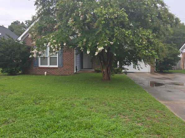 6330 Greycliff Dr, Fayetteville, NC 28314