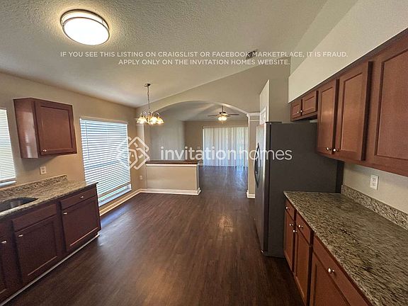 5th image of 1028 Summer Breeze Dr