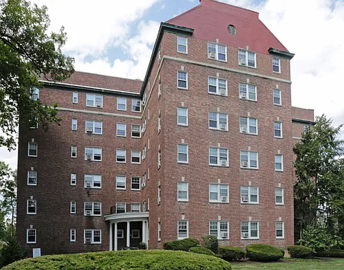 Mermont Plaza Photo 1