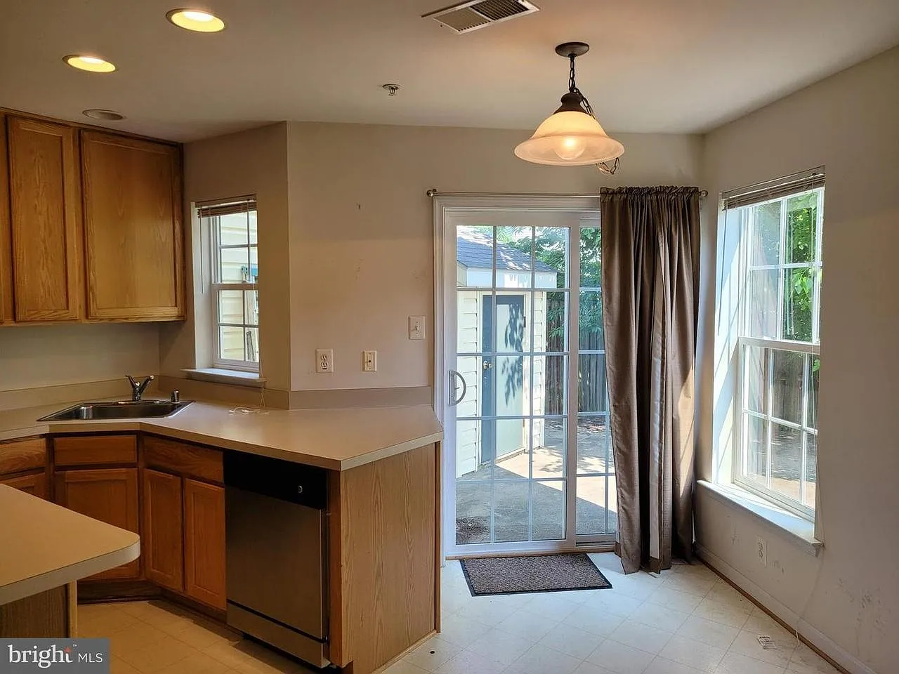 622 Tivoli Rd — Photo 2