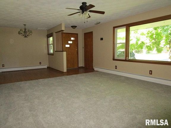 3rd image of 3421 N Elmcroft Ter