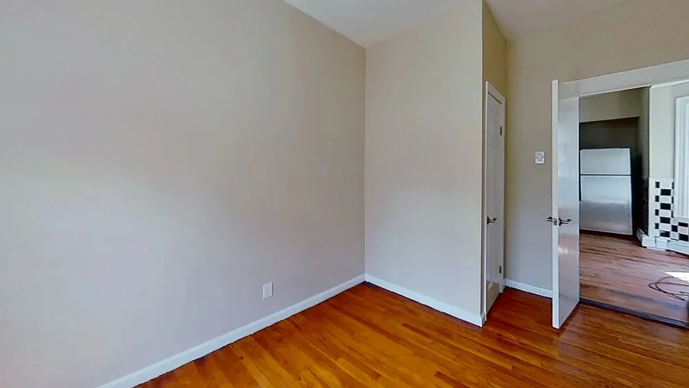 3 bed, 1.0 bath, 750 sqft, $2,850 — Photo 4