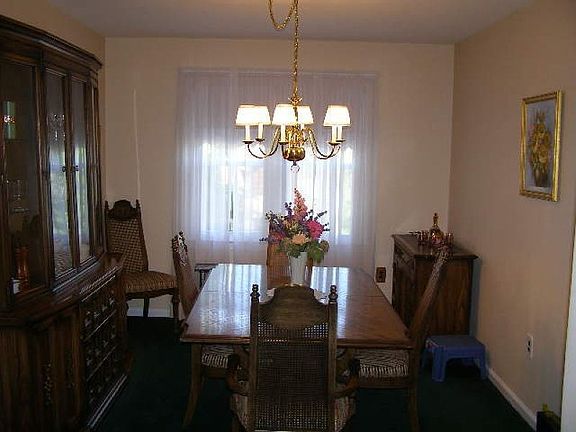 Dining room.