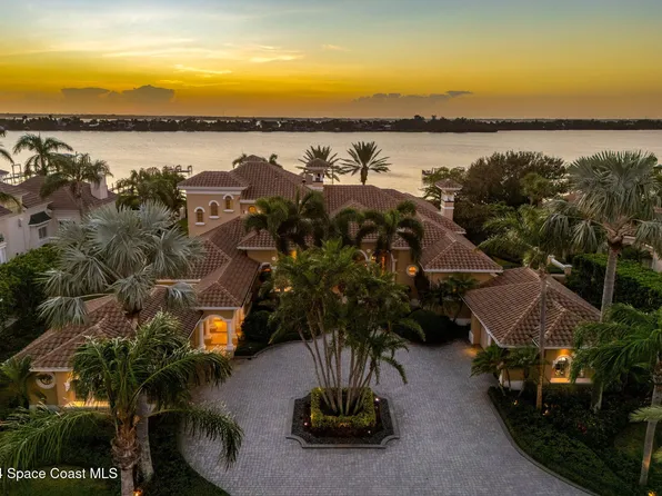 241 Lansing Island Dr, Indian Harbour Beach, FL 32937