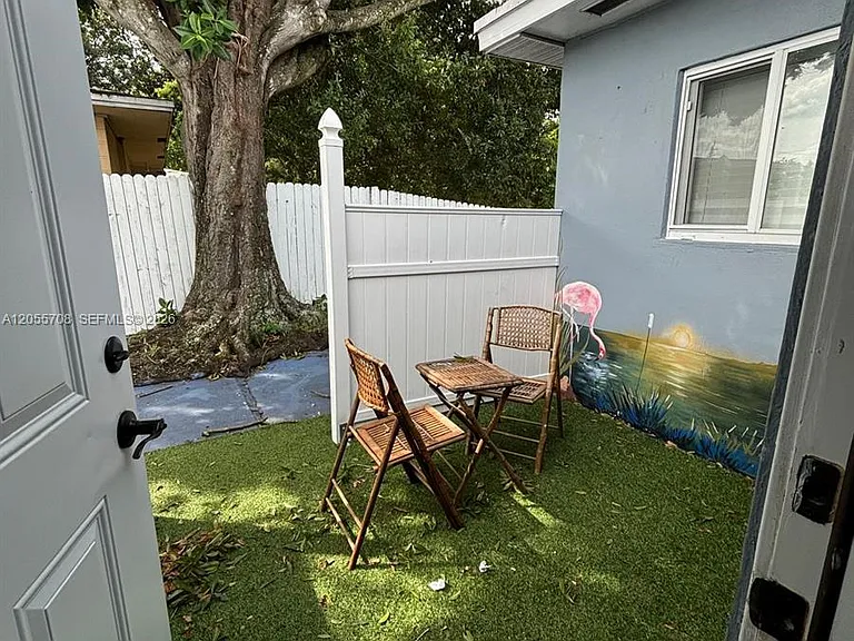 1509 N Andrews Ave #1 — Photo 1