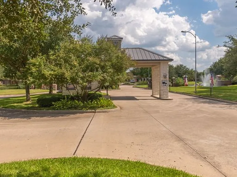 5019 Shining Creek Ct — Photo 14