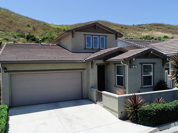 2nd image of 944 Coronado Cir
