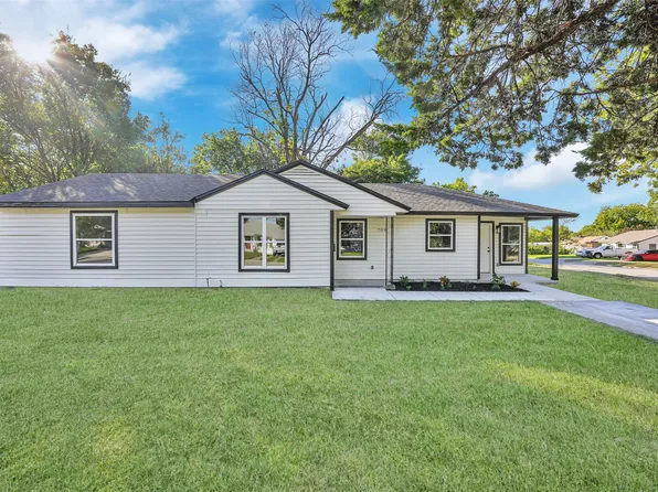 709 SW Dallas St, Grand Prairie, TX 75051