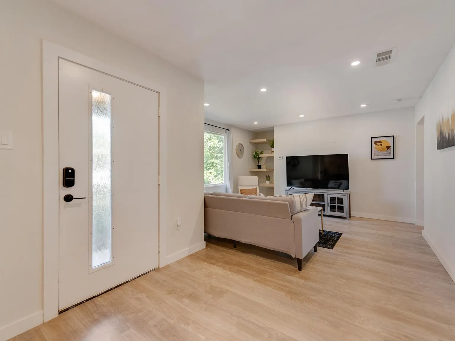 4 bed, 1501 sqft, $3,500 — Photo 4