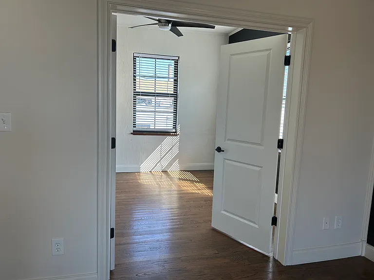 912 N Central St #306 — Photo 5
