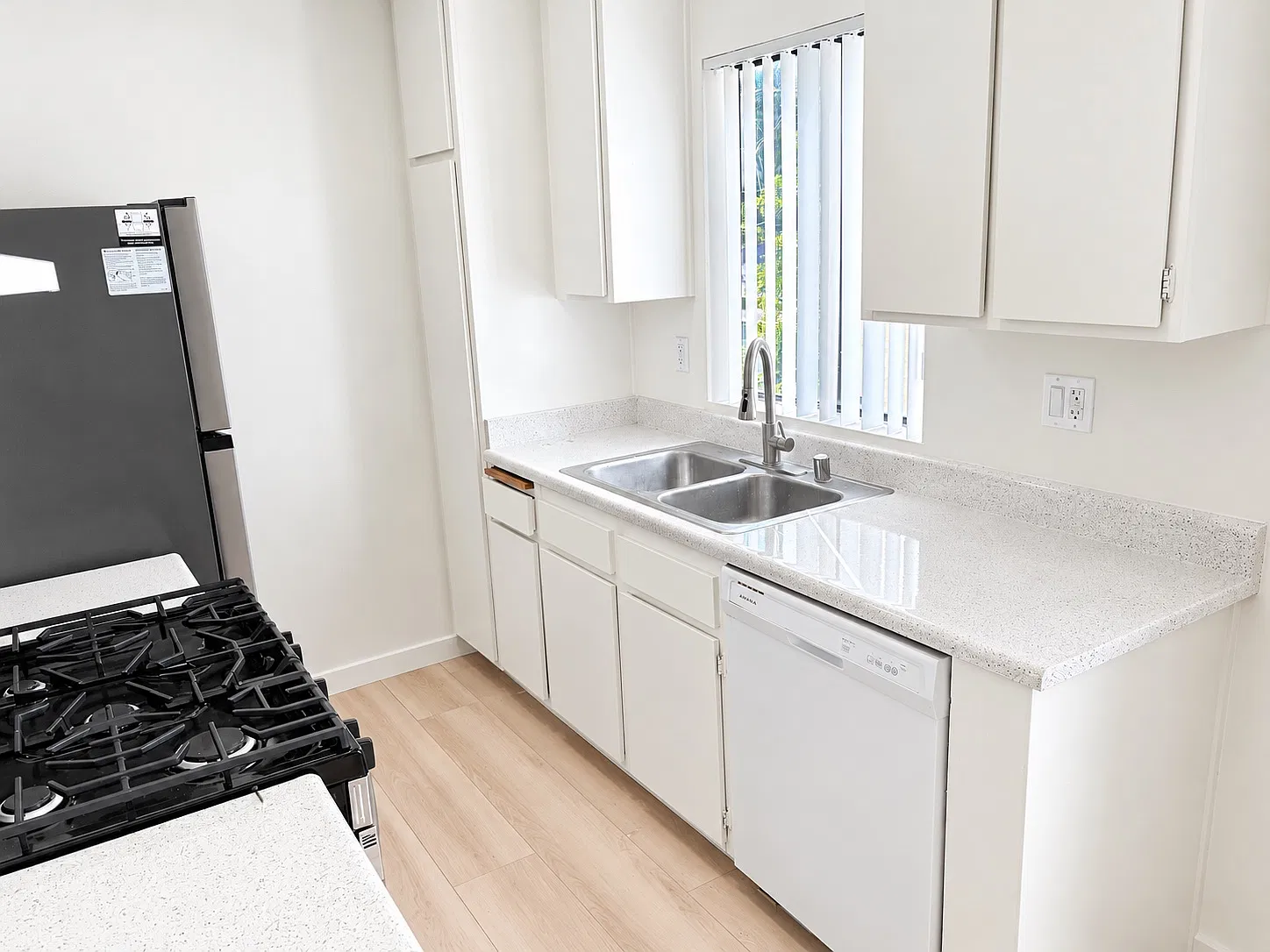 1 bed, 750 sqft, $2,095 — Photo 2