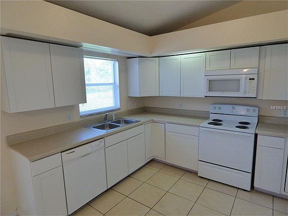 2nd image of 632 Basingstoke Ct