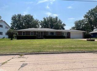 1102 E Jefferson Ave, Fairfield, IA 52556