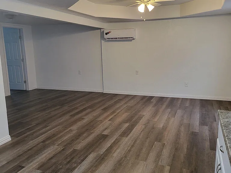 608 Vermont St — Photo 4
