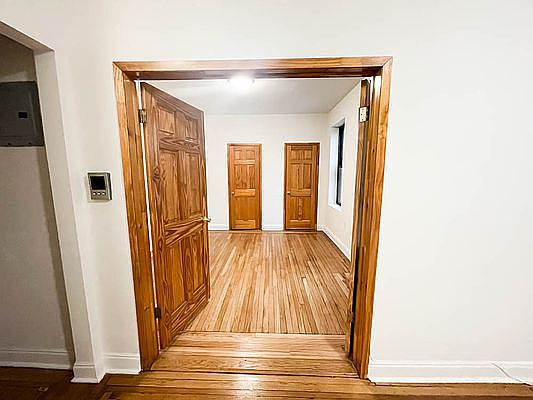 5th image of 214 W 96th St APT 6H