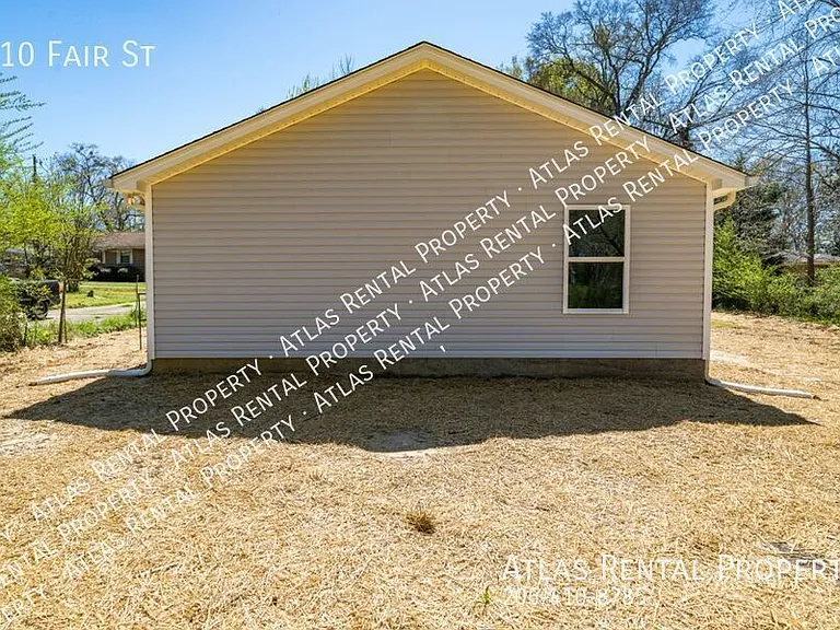 110 Fair St — Photo 4
