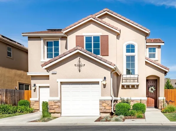 3343 Monterosa Ln, Clovis, CA 93619
