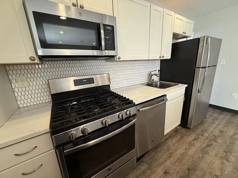 6189 Northwood Dr #2 — Photo 8