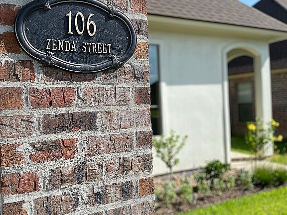 2nd image of 106 Zenda St