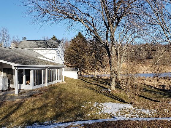 3rd image of 1088 Shady Ln