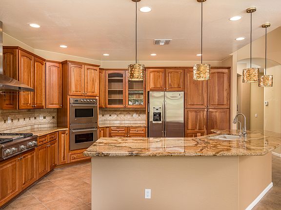 4th image of 16276 W Earll Dr