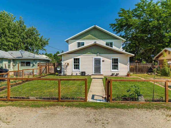 215 E A St, Deer Park, WA 99006