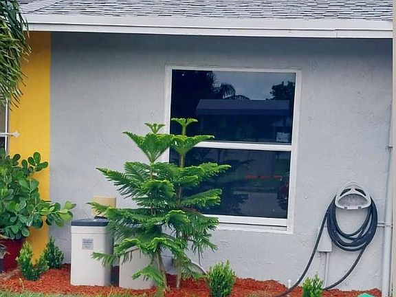 3rd image of 17950 NW 40th Court