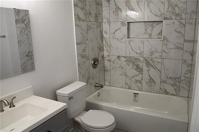 2767 Edna St — Photo 2
